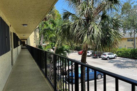 Copropriété à vendre à Deerfield Beach, Floride: 2 chambres, 91.42 m2 № 1186882 - photo 7