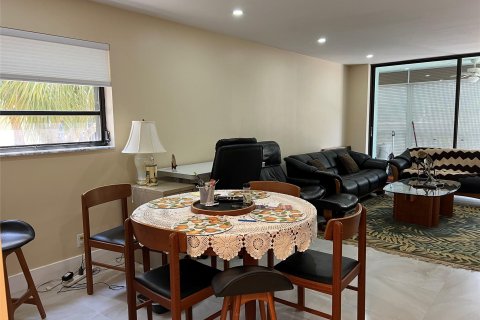 Condo in Deerfield Beach, Florida, 2 bedrooms  № 1186882 - photo 21