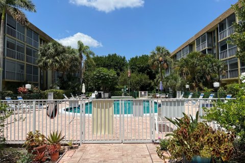 Copropriété à vendre à Deerfield Beach, Floride: 2 chambres, 91.42 m2 № 1186882 - photo 4