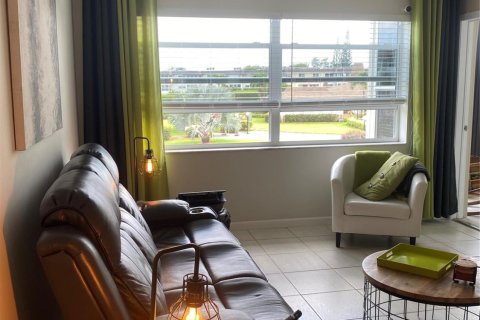 Condo in Lauderdale Lakes, Florida, 1 bedroom  № 1168962 - photo 30