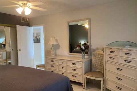 Condo in Lauderdale Lakes, Florida, 1 bedroom  № 1168962 - photo 23