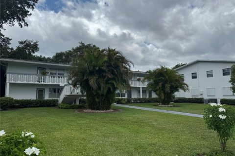 Condo in Deerfield Beach, Florida, 1 bedroom  № 1210217 - photo 2