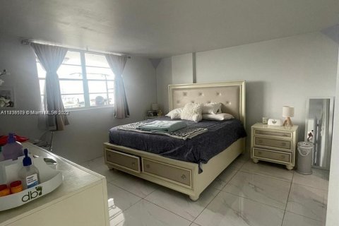 Condominio en venta en North Miami Beach, Florida, 2 dormitorios, 103.12 m2 № 674697 - foto 14
