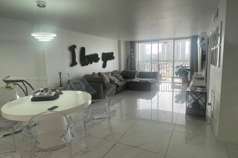 Copropriété à vendre à North Miami Beach, Floride: 2 chambres, 103.12 m2 № 674697 - photo 22