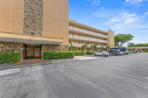 Condo in Dania Beach, Florida, 1 bedroom  № 1326040 - photo 25