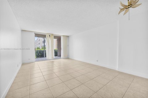 Condo in Dania Beach, Florida, 1 bedroom  № 1326040 - photo 9