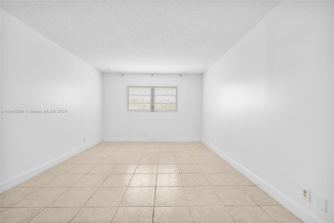 Condo in Dania Beach, Florida, 1 bedroom  № 1326040 - photo 16