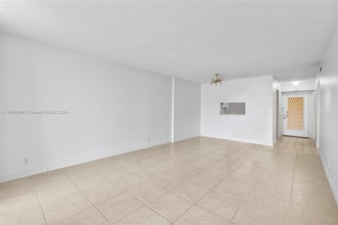 Condominio en venta en Dania Beach, Florida, 1 dormitorio, 74.32 m2 № 1326040 - foto 13