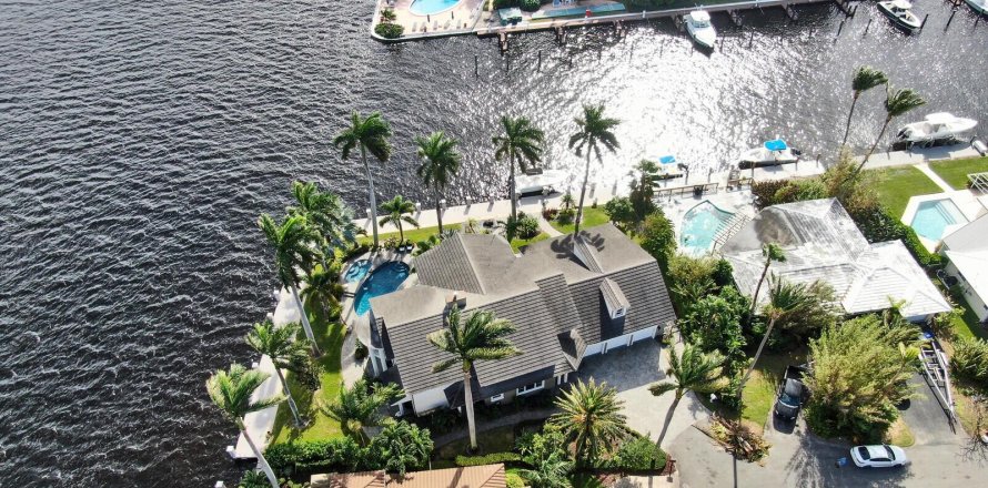 Villa ou maison à Pompano Beach, Floride 5 chambres, 474.27 m2 № 775911