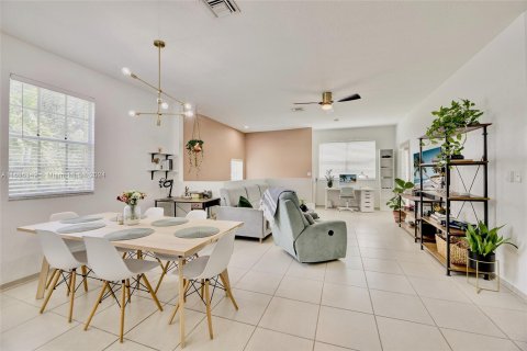 Copropriété à vendre à Miramar, Floride: 3 chambres, 131.64 m2 № 1306060 - photo 10