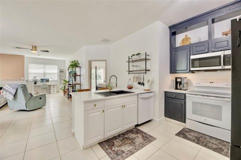 Copropriété à vendre à Miramar, Floride: 3 chambres, 131.64 m2 № 1306060 - photo 7