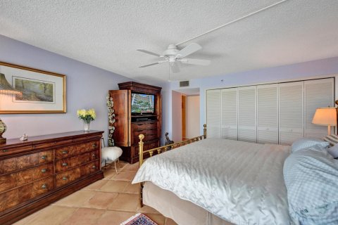 Condo in Palm Beach, Florida, 2 bedrooms  № 1146741 - photo 26