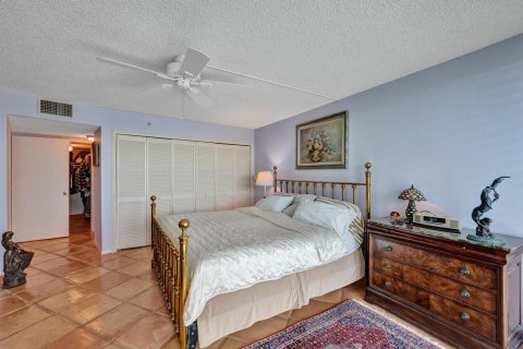 Condo in Palm Beach, Florida, 2 bedrooms  № 1146741 - photo 28