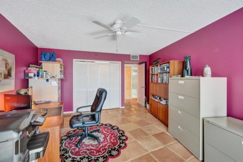 Condo in Palm Beach, Florida, 2 bedrooms  № 1146741 - photo 17