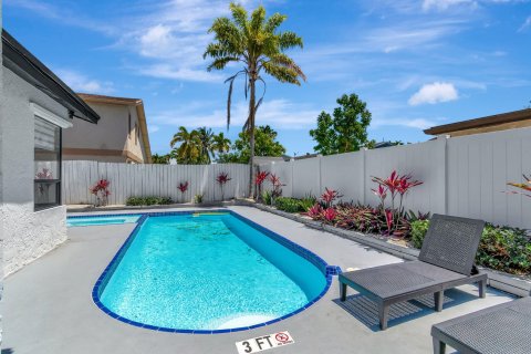 Casa en venta en Deerfield Beach, Florida, 4 dormitorios, 155.89 m2 № 1146742 - foto 4