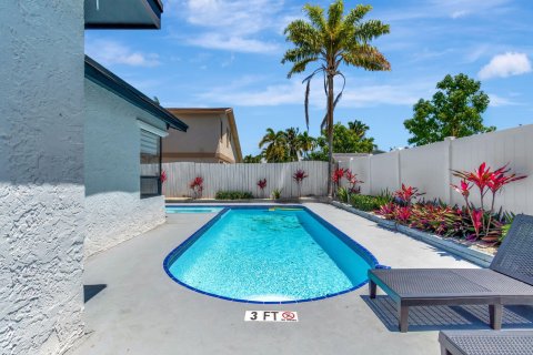 Casa en venta en Deerfield Beach, Florida, 4 dormitorios, 155.89 m2 № 1146742 - foto 5