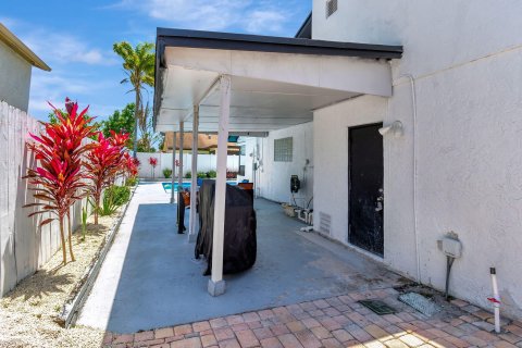 Casa en venta en Deerfield Beach, Florida, 4 dormitorios, 155.89 m2 № 1146742 - foto 12