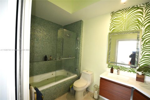 Condo in Miami Beach, Florida, 2 bedrooms  № 1183890 - photo 6