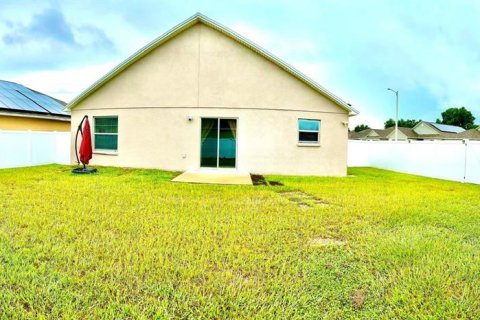 House in Winter Haven, Florida 3 bedrooms, 133.41 sq.m. № 1351442 - photo 5