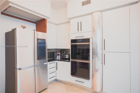 Condo in Sunny Isles Beach, Florida, 3 bedrooms  № 1394900 - photo 17