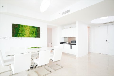 Condo in Sunny Isles Beach, Florida, 3 bedrooms  № 1394900 - photo 13