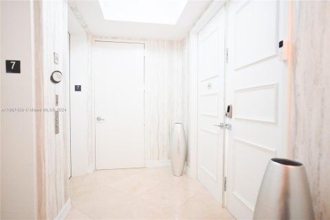 Condo in Sunny Isles Beach, Florida, 3 bedrooms  № 1394900 - photo 24