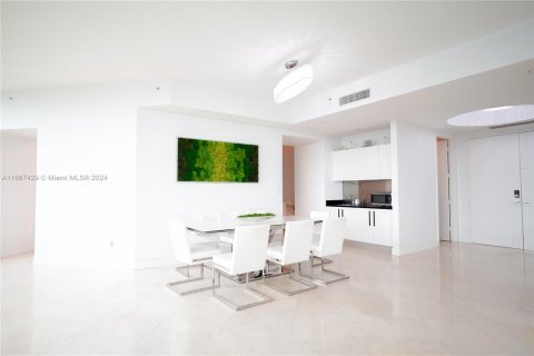 Condo in Sunny Isles Beach, Florida, 3 bedrooms  № 1394900 - photo 14