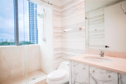 Condo in Sunny Isles Beach, Florida, 3 bedrooms  № 1394900 - photo 12