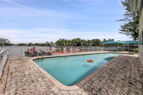 Condominio en venta en Miami Beach, Florida, 1 dormitorio, 46.45 m2 № 1270574 - foto 18