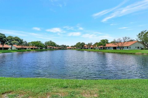 Condominio en venta en Boynton Beach, Florida, 2 dormitorios, 139.17 m2 № 674950 - foto 29