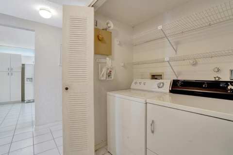 Condominio en venta en Boynton Beach, Florida, 2 dormitorios, 139.17 m2 № 674950 - foto 3