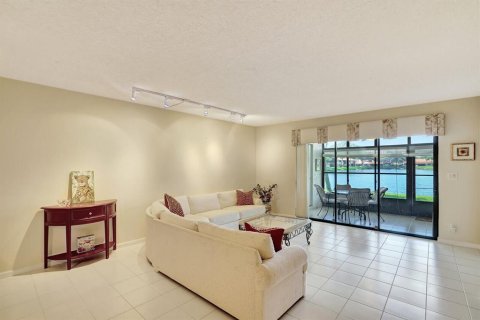 Condo in Boynton Beach, Florida, 2 bedrooms  № 674950 - photo 19