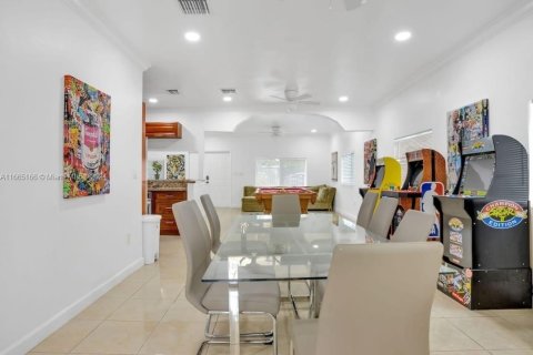 Casa en venta en Miami, Florida, 4 dormitorios, 192.49 m2 № 1377622 - foto 30