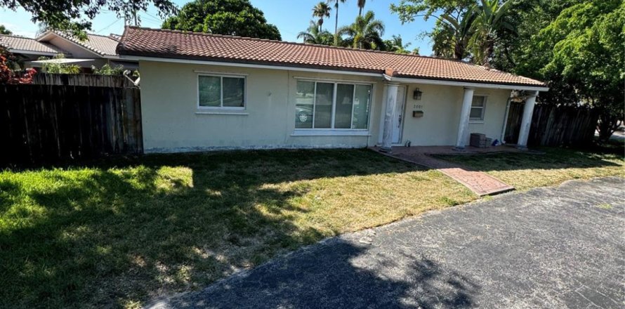 House in Oakland Park, Florida 3 bedrooms, 106.28 sq.m. № 1186957