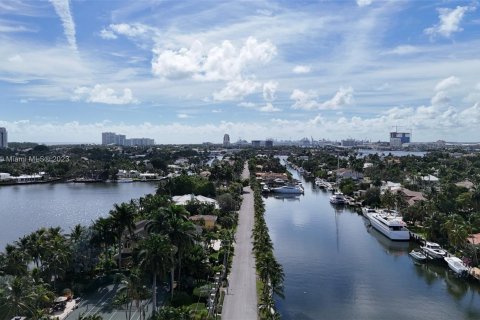 Villa ou maison à vendre à Fort Lauderdale, Floride: 6 chambres, 662.39 m2 № 839460 - photo 20