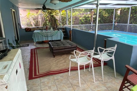 House in Miami, Florida 3 bedrooms, 118.17 sq.m. № 1292247 - photo 6