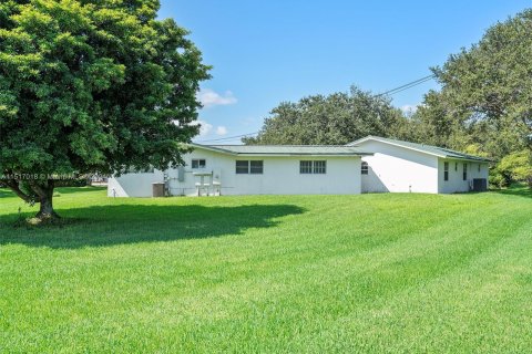 Casa en venta en Southwest Ranches, Florida, 7 dormitorios, 512.36 m2 № 956563 - foto 3