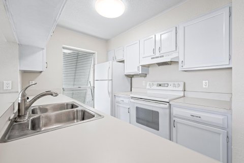 Condo in Palm Beach Gardens, Florida, 2 bedrooms  № 1186929 - photo 10