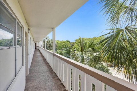 Condominio en venta en Coconut Creek, Florida, 2 dormitorios, 107.4 m2 № 1091713 - foto 17