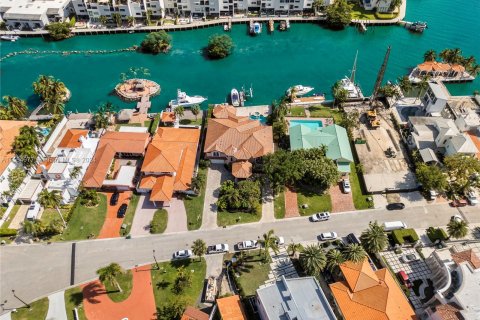 Casa en venta en Sunny Isles Beach, Florida, 6 dormitorios, 452.53 m2 № 1117503 - foto 18