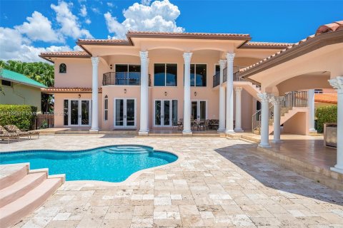Casa en venta en Sunny Isles Beach, Florida, 6 dormitorios, 452.53 m2 № 1117503 - foto 2