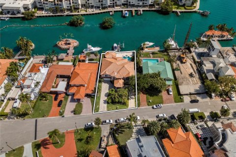 Casa en venta en Sunny Isles Beach, Florida, 6 dormitorios, 452.53 m2 № 1117503 - foto 19