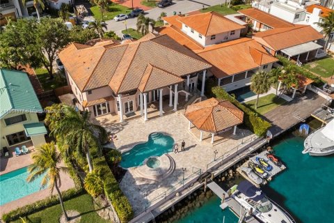 Casa en venta en Sunny Isles Beach, Florida, 6 dormitorios, 452.53 m2 № 1117503 - foto 14