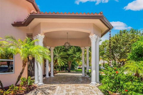 Casa en venta en Sunny Isles Beach, Florida, 6 dormitorios, 452.53 m2 № 1117503 - foto 25