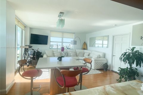 Copropriété à vendre à Miami Beach, Floride: 2 chambres, 106.56 m2 № 1240331 - photo 20