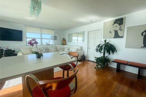 Copropriété à vendre à Miami Beach, Floride: 2 chambres, 106.56 m2 № 1240331 - photo 21