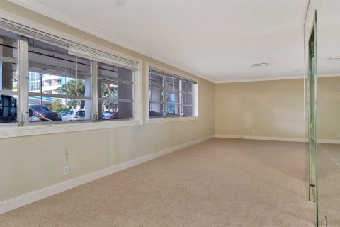 Condo in Fort Lauderdale, Florida, 1 bedroom  № 1136310 - photo 17