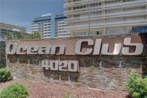 Condo in Fort Lauderdale, Florida, 1 bedroom  № 1136310 - photo 1