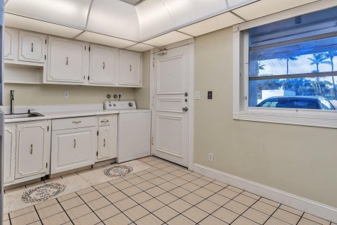 Condo in Fort Lauderdale, Florida, 1 bedroom  № 1136310 - photo 24