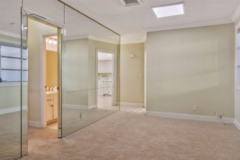 Condo in Fort Lauderdale, Florida, 1 bedroom  № 1136310 - photo 15